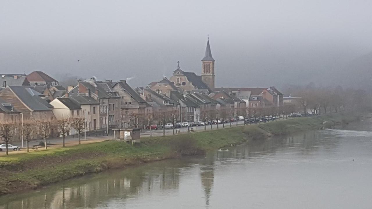 Вілла Le Balcon Sur La Meuse Revin  Екстер'єр фото
